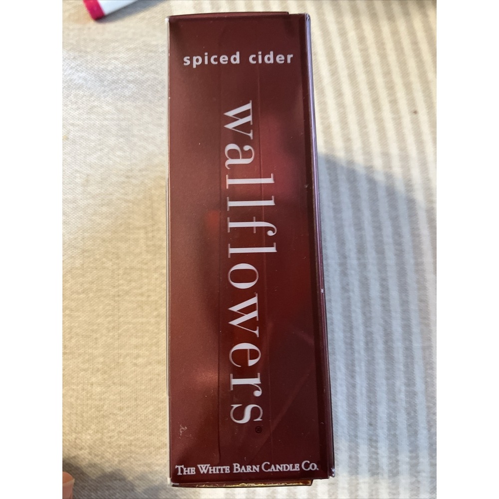 The White Barn Candle Co - Wallflowers Home Fragrance‎ Bulbs 2-pack Spiced Cider - Picture 2 of 6